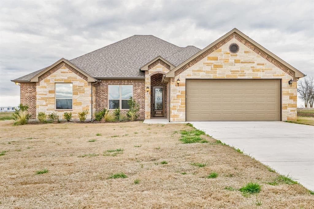 8526 County Road 1229