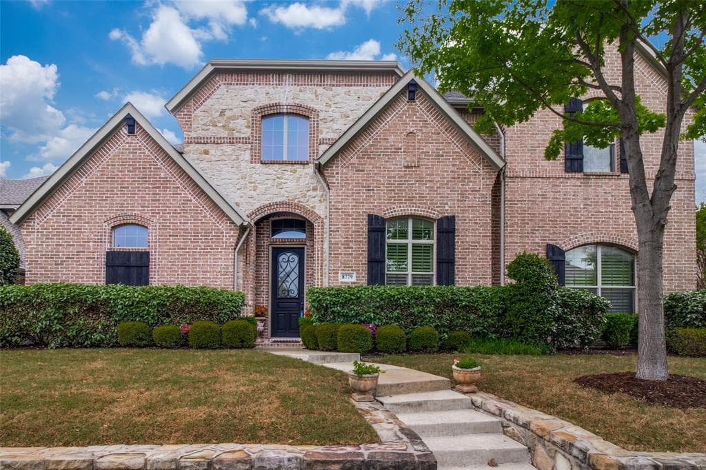 8779 Sherwood Dr