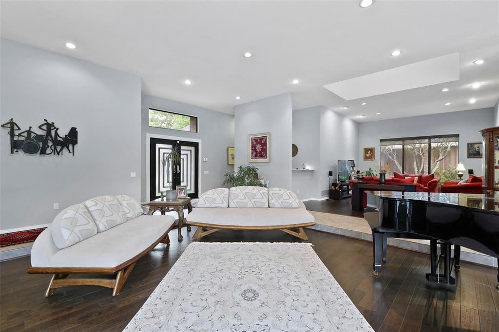 Gallery image 4