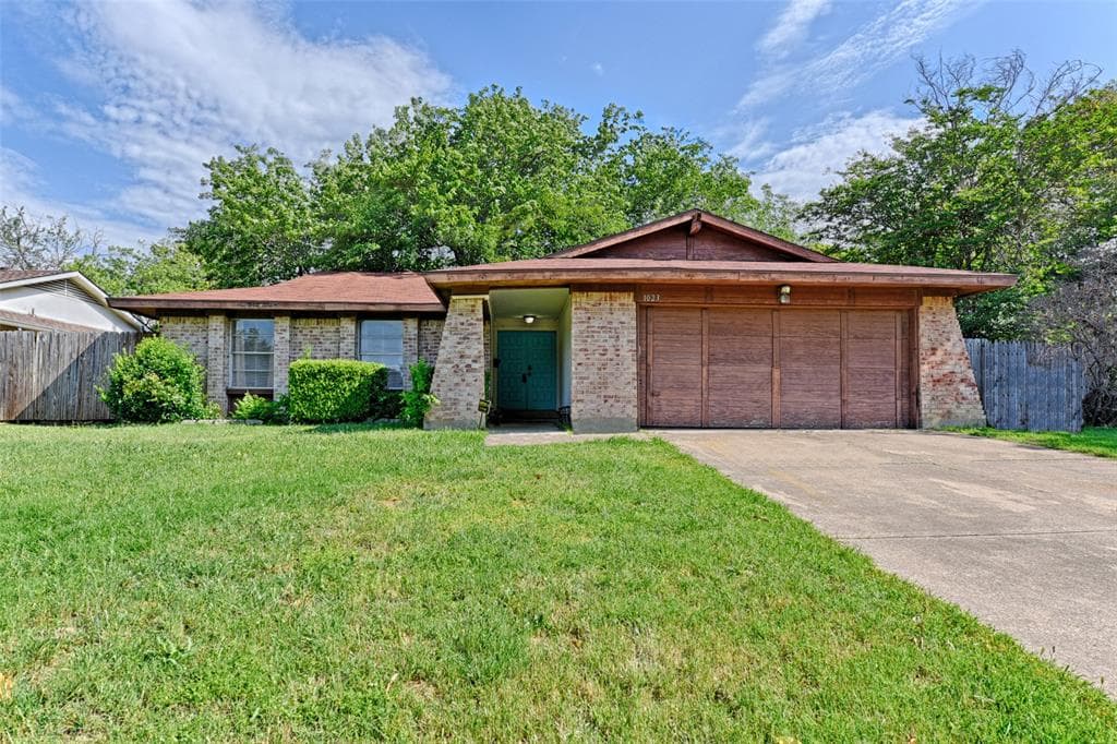 1023 Mountview Dr