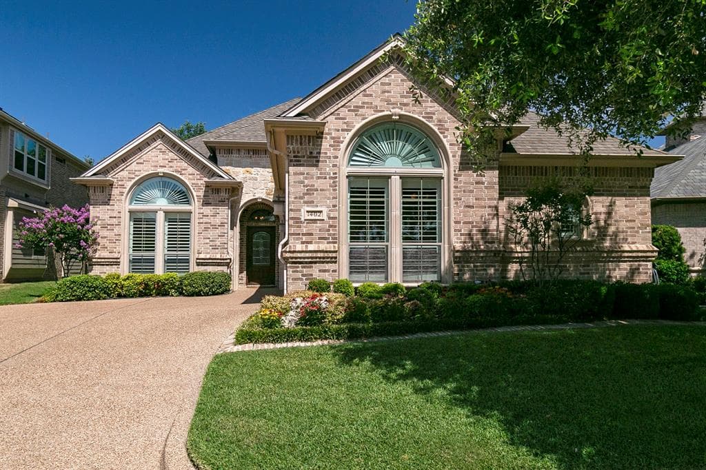 1402 St Tropez Ln