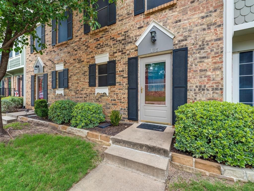 175 Merlin Way