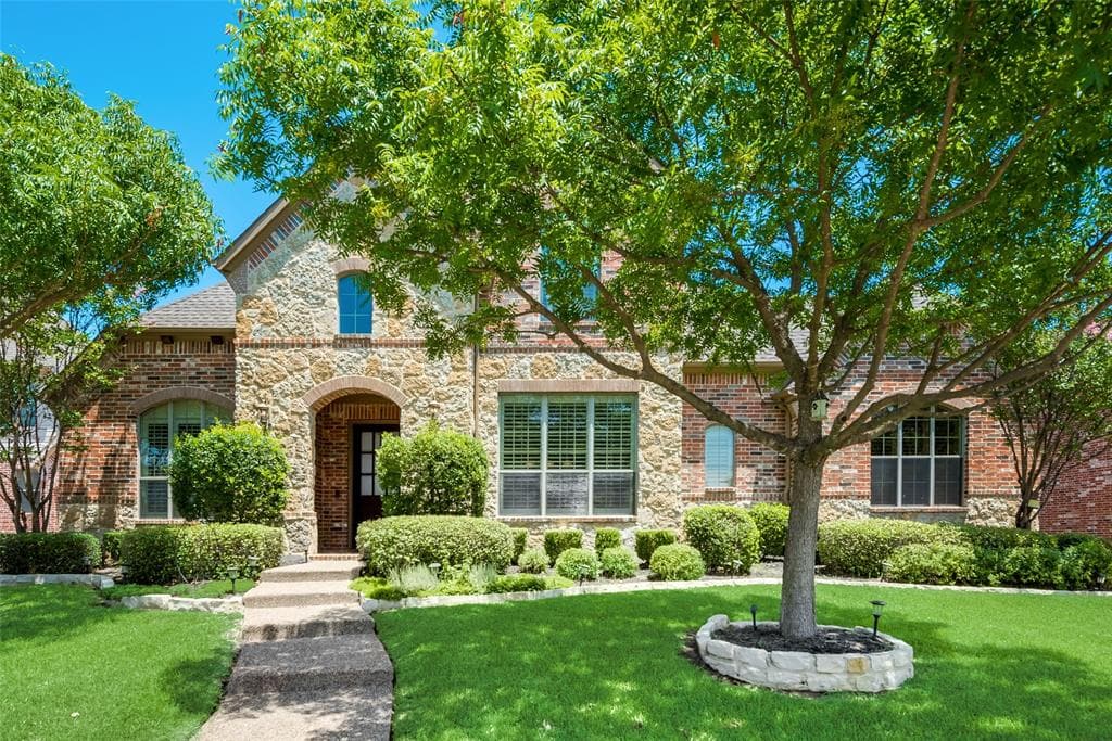 903 Shoreline Ct