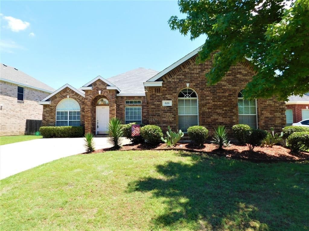 829 Water Oak Dr
