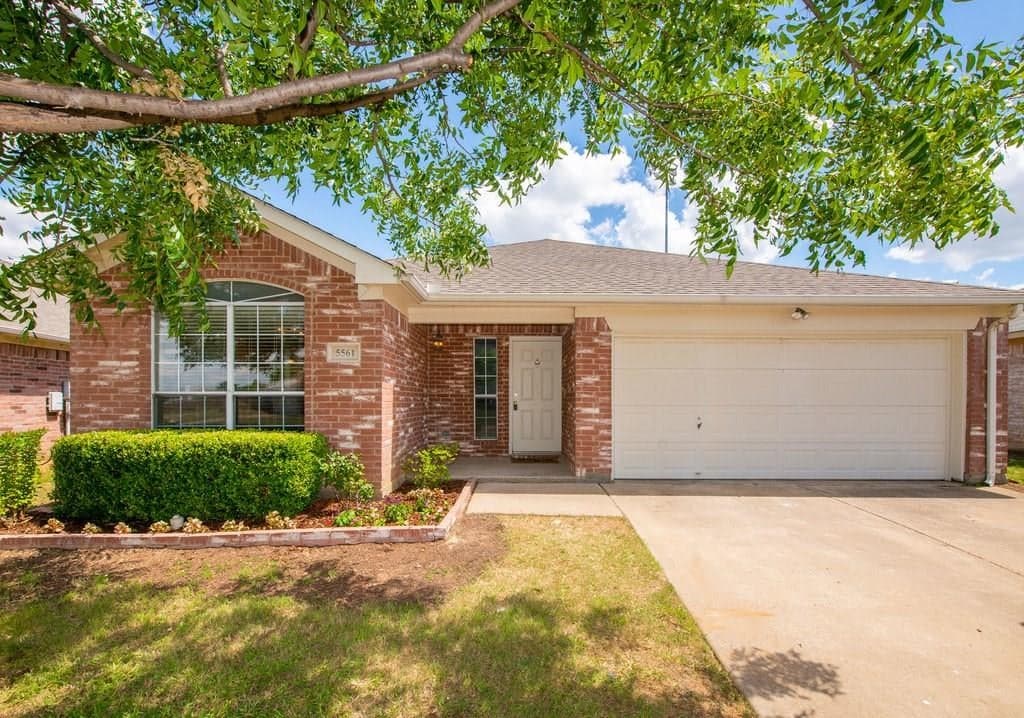 5561 Alta Verde Cir
