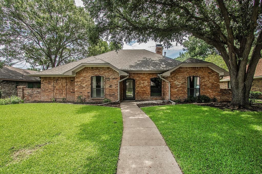 2500 Belmont Pl