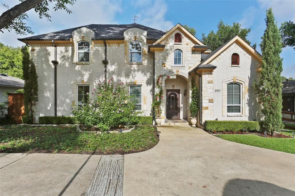 8525 Briarwood Ln