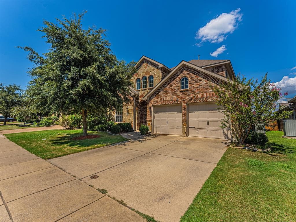 1002 Wedgewood Dr