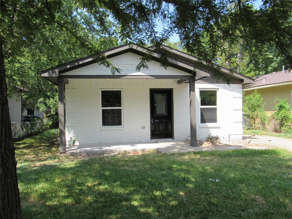 555 Elwayne Ave