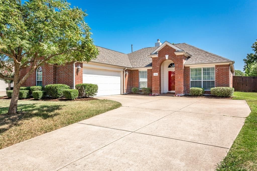 1446 Sleepy Hollow Dr