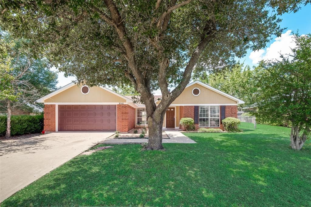 2141 Trishia Ln