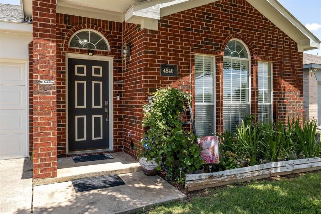 4840 Fishhook Ct