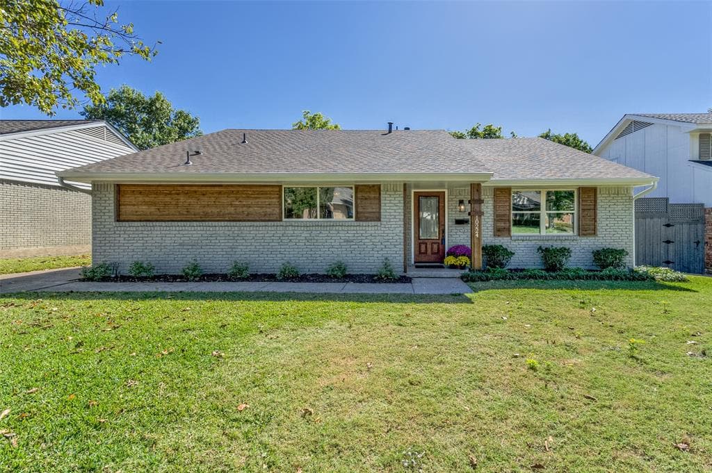 10224 Chesterton Dr