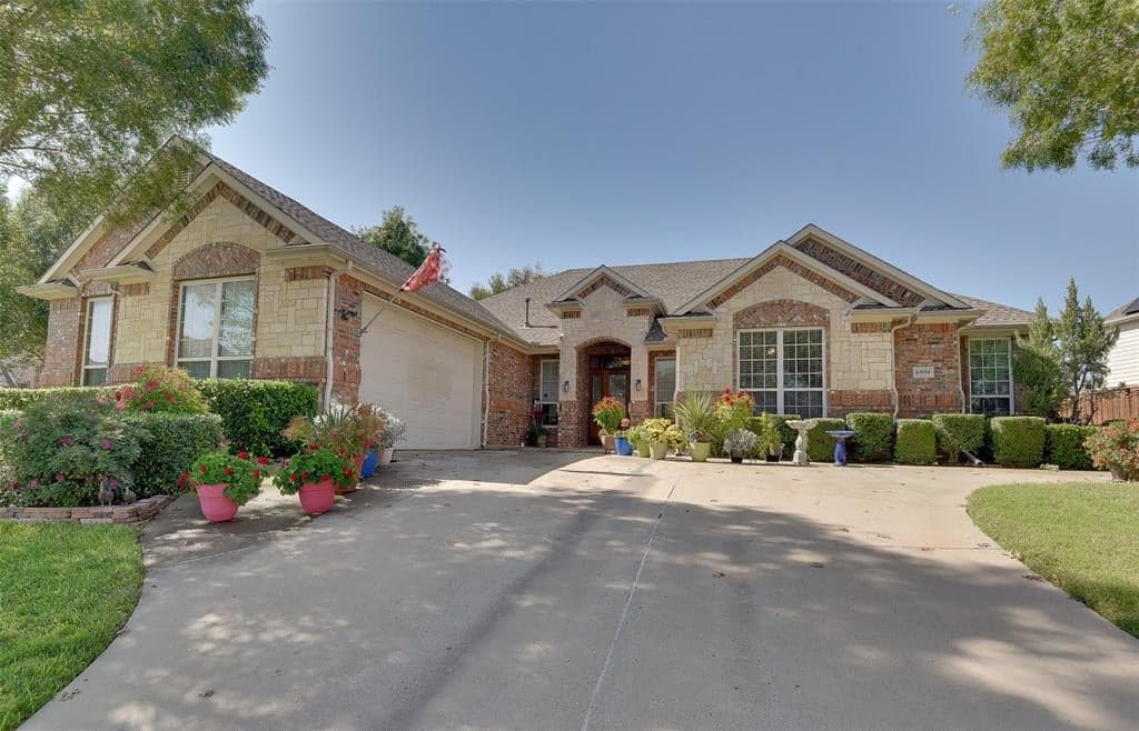6909 Bradford Estates Dr