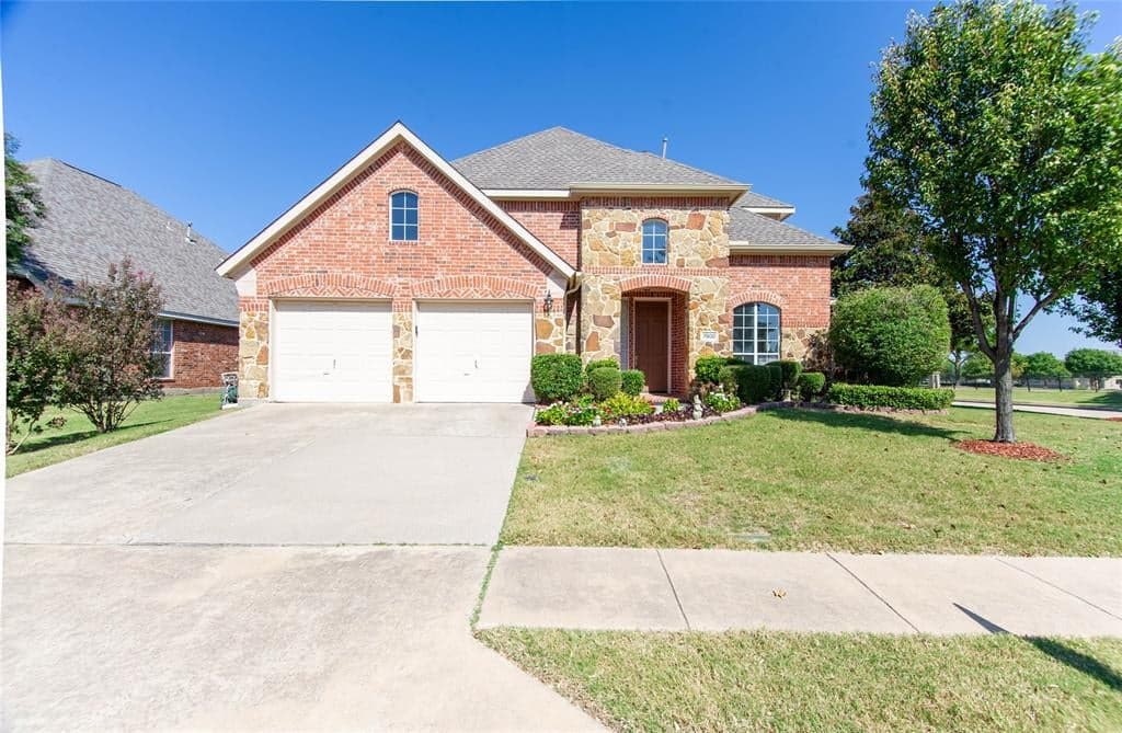 7900 Goldfinch Dr