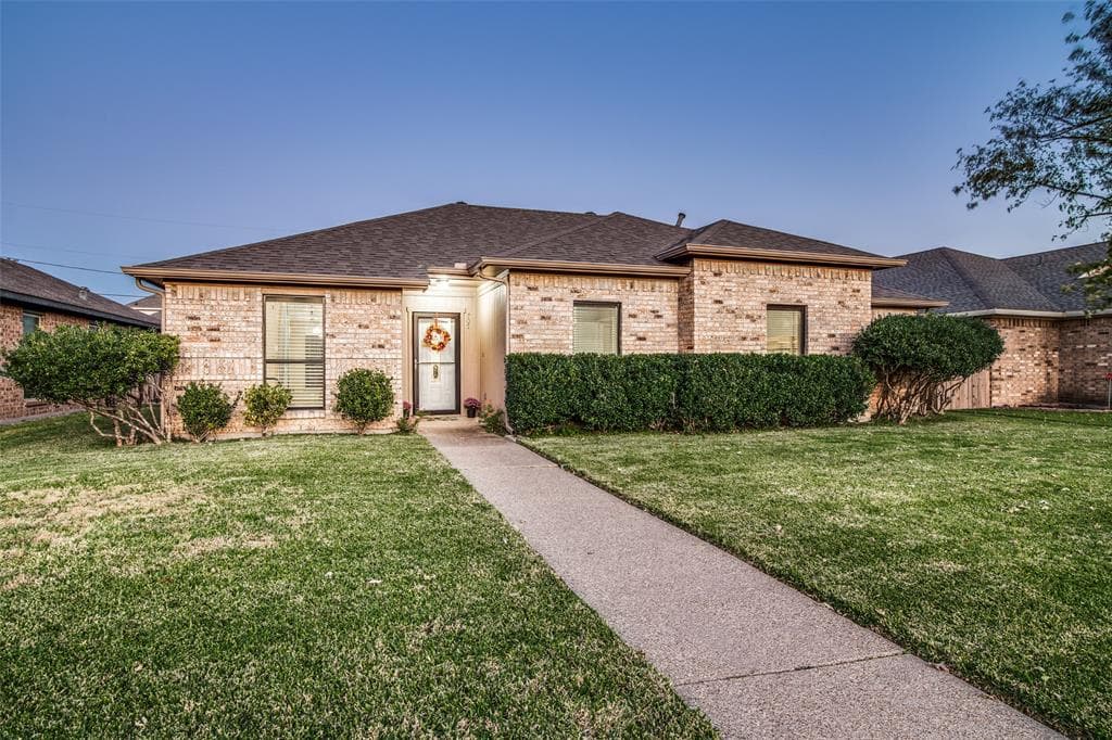 707 Westwind Way