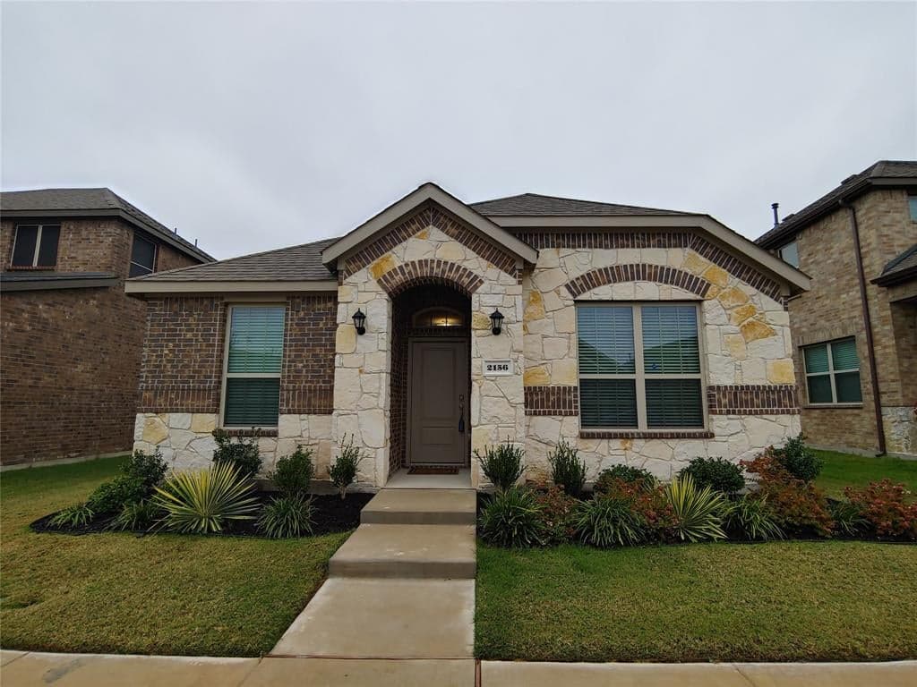 2156 Miramar Dr