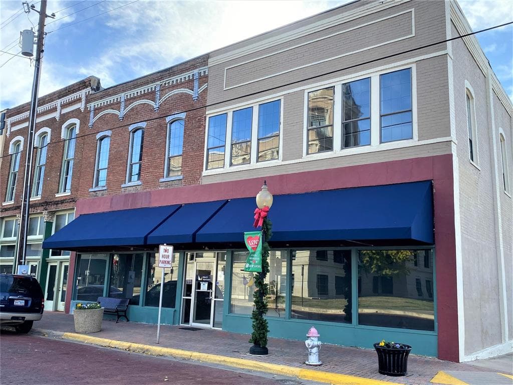 114 W Main St
