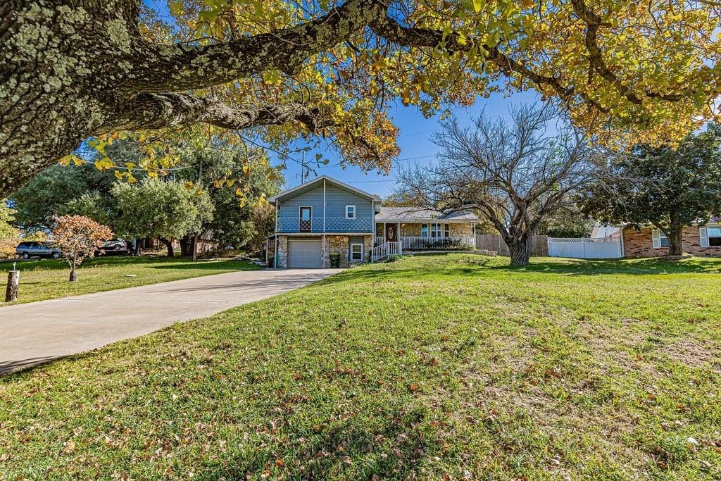 1815 Hunters Ct