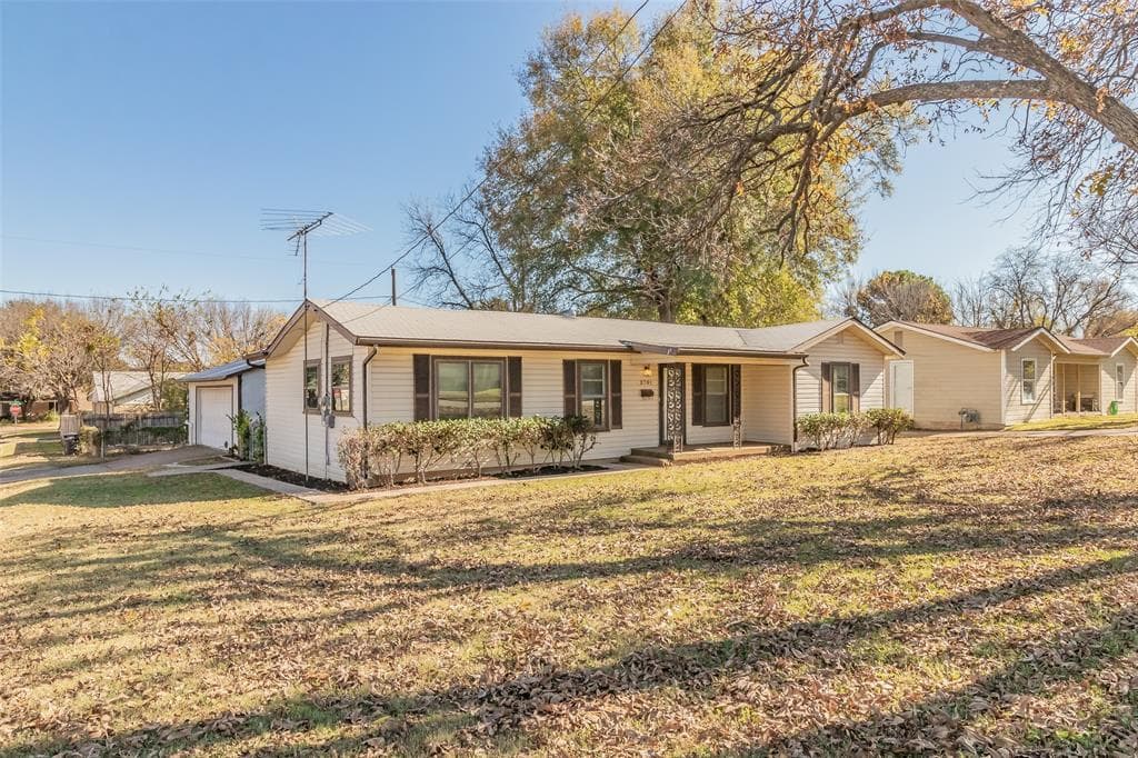 2701 Janice Ln