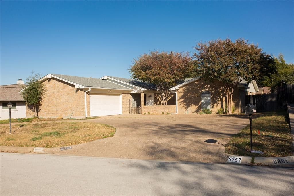 6767 Lancelot Ct