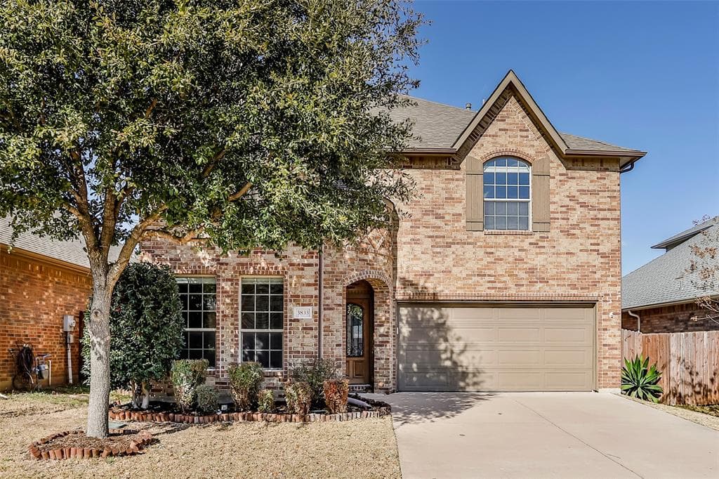 3833 Redwood Creek Ln