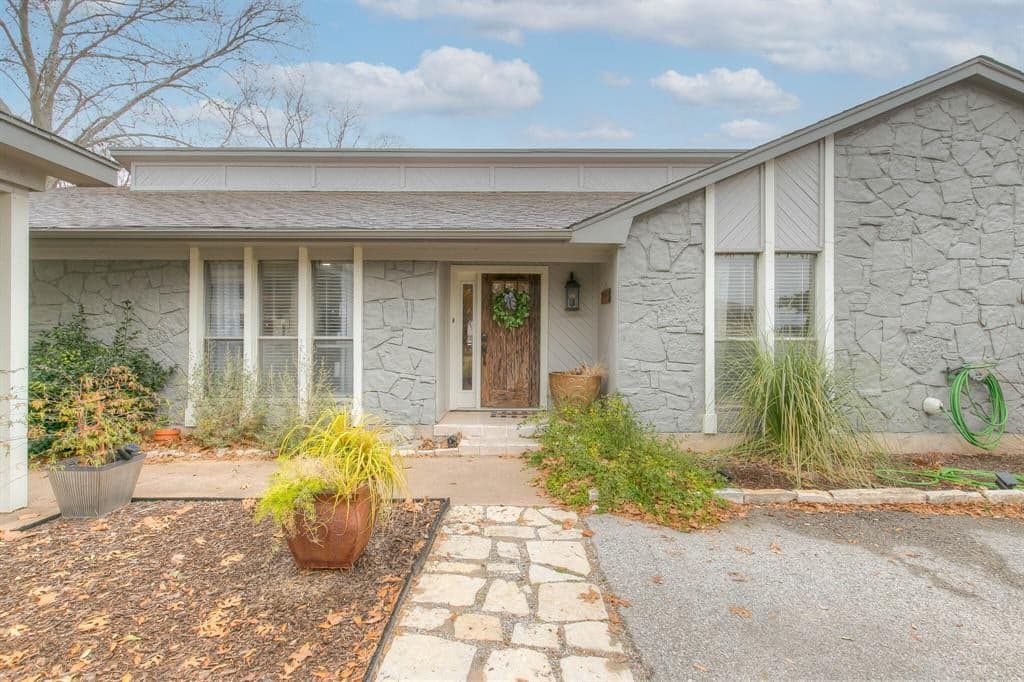 3918 Fairway Dr