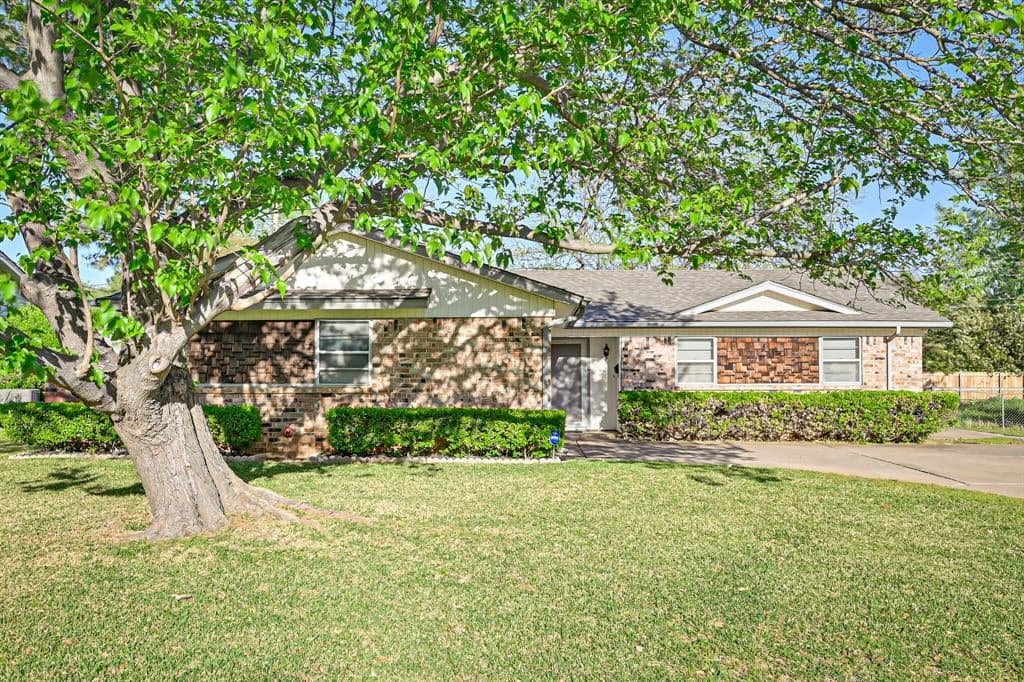 408 Apple Blossom Ln