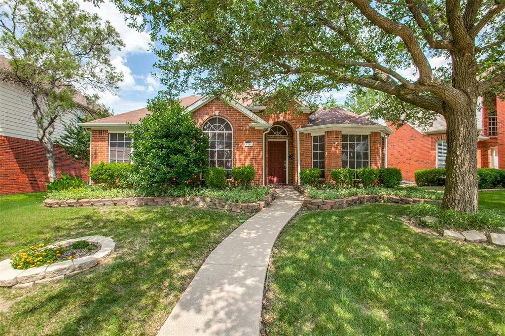 6716 Tawny Oak Dr