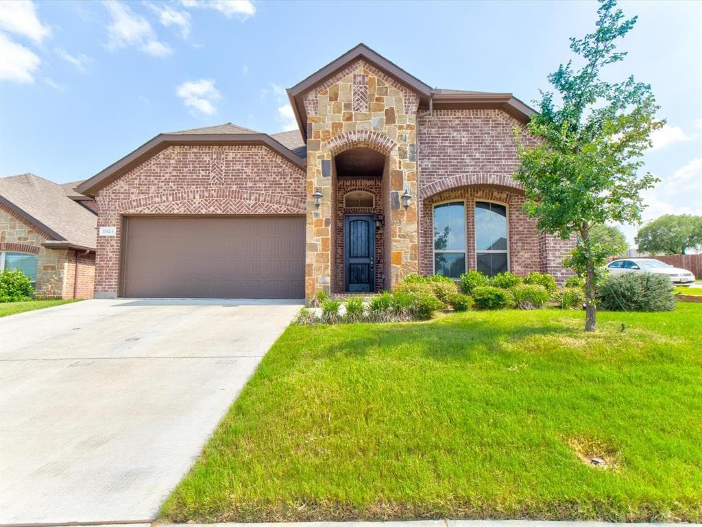 5824 Canyon Oaks Ln