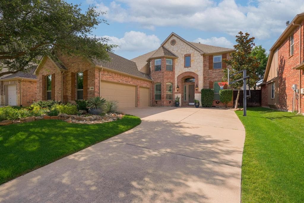 4316 Delaina Dr
