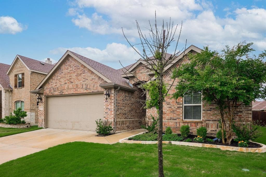 1021 Rose Garden Dr