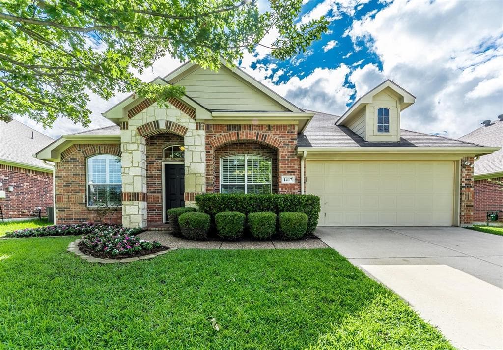 1417 Laura Dr
