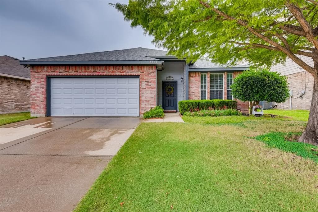 5813 Show Master Ln