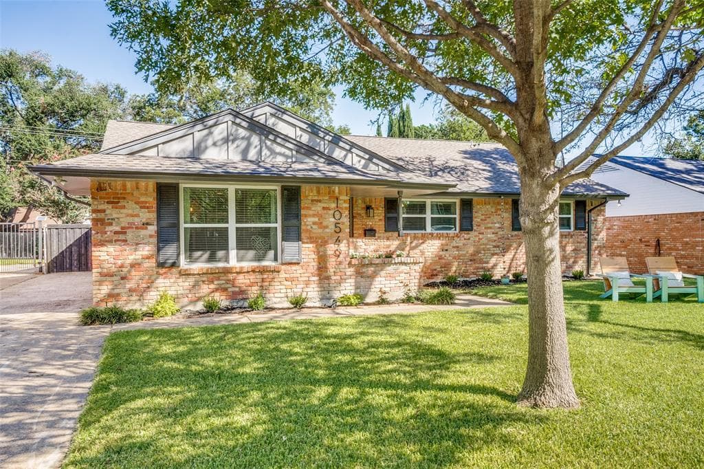 10549 Chesterton Dr