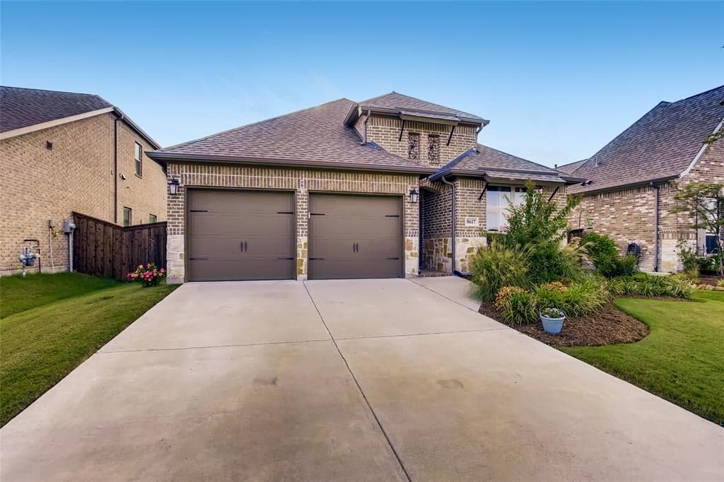 8617 White River Trl