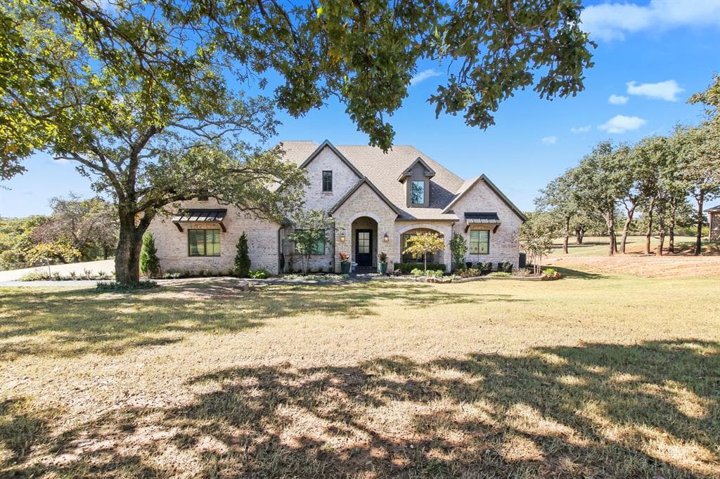 4011 Dugas Rd