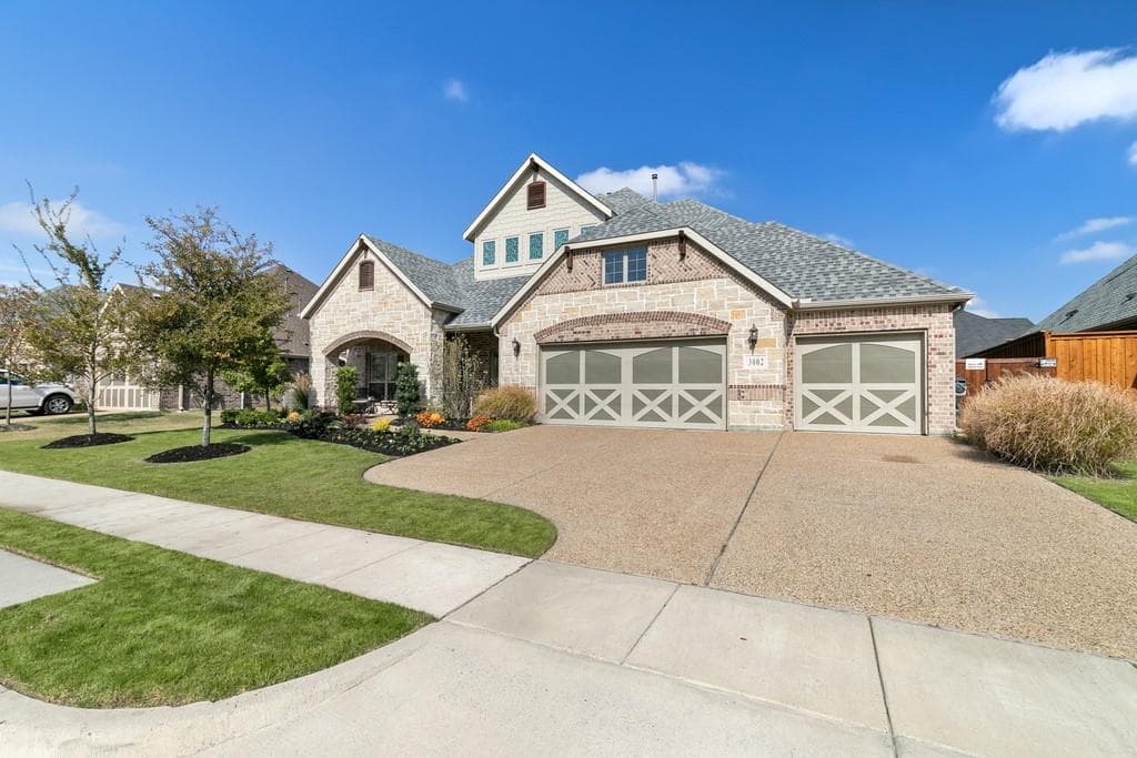 3002 Indigo Dr