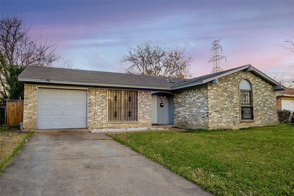 6574 Cinnamon Oaks Dr