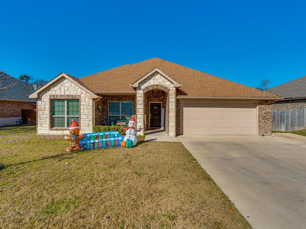 714 Woodcrest Dr