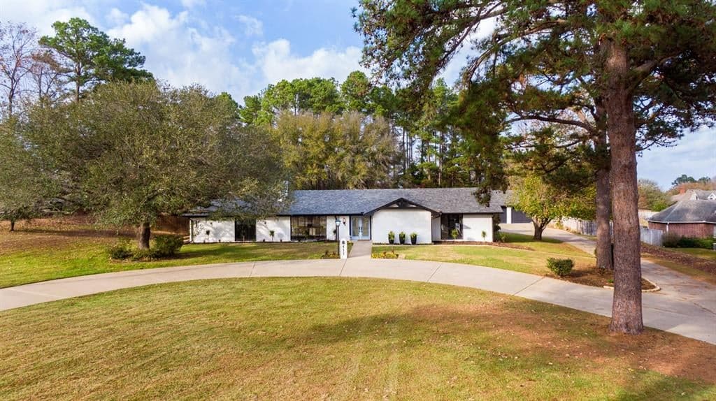 411 E Tuttle Rd