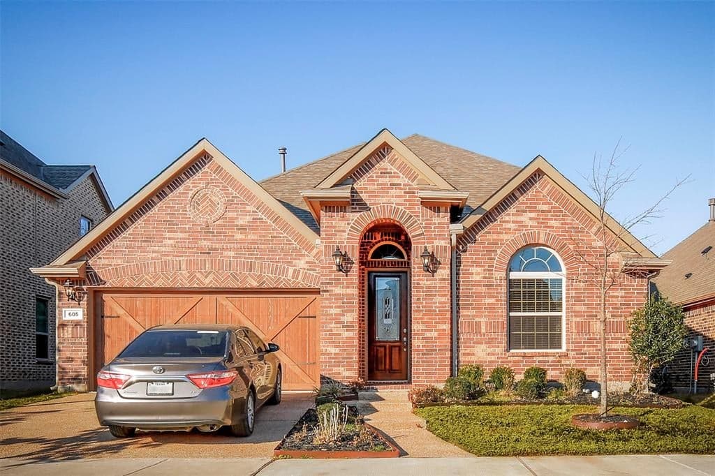 605 Pineview Dr