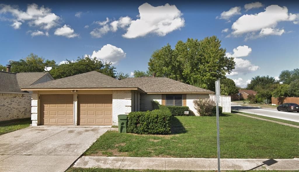 2319 Redbrook Dr