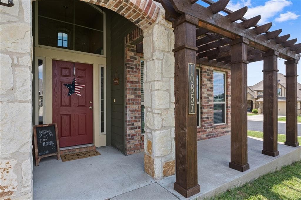 10857 Aurora Dr