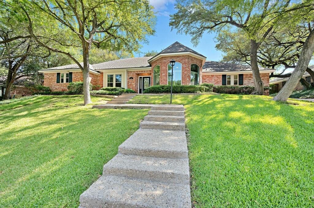 9616 Oak Springs Dr