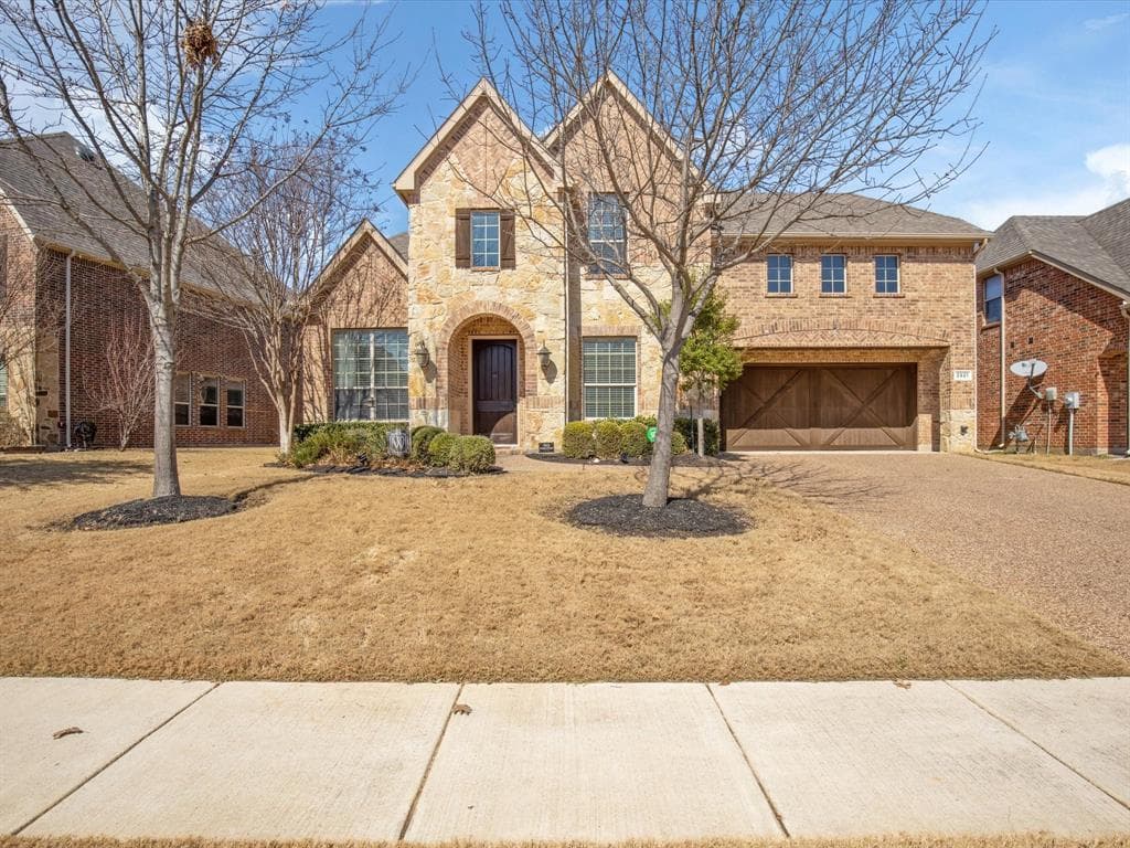 2521 Broadway Dr
