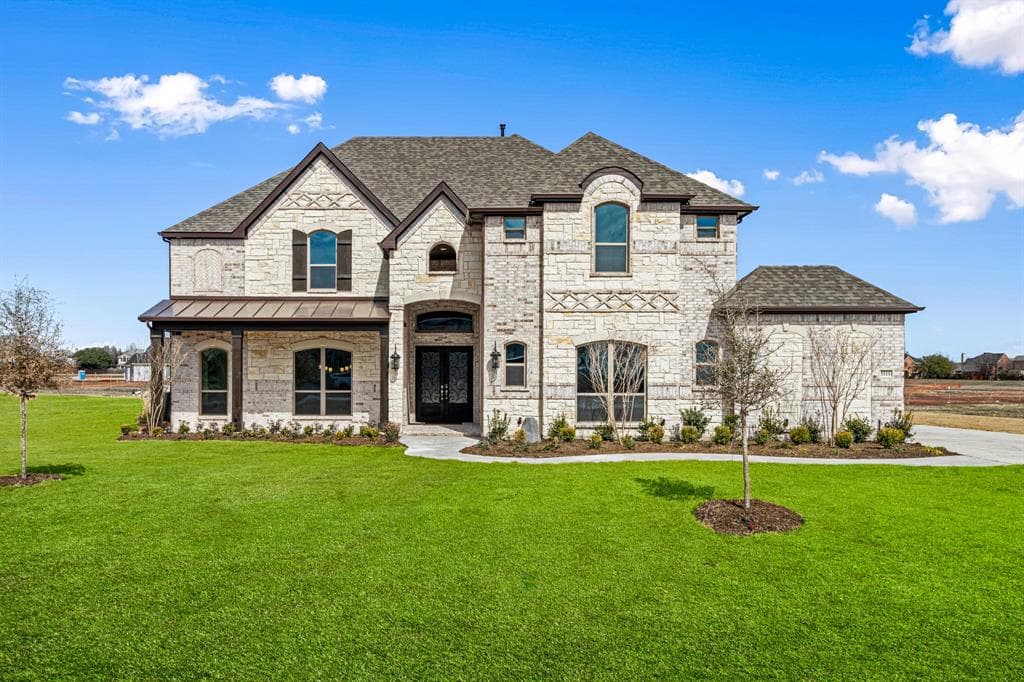 5111 Whisper Dr