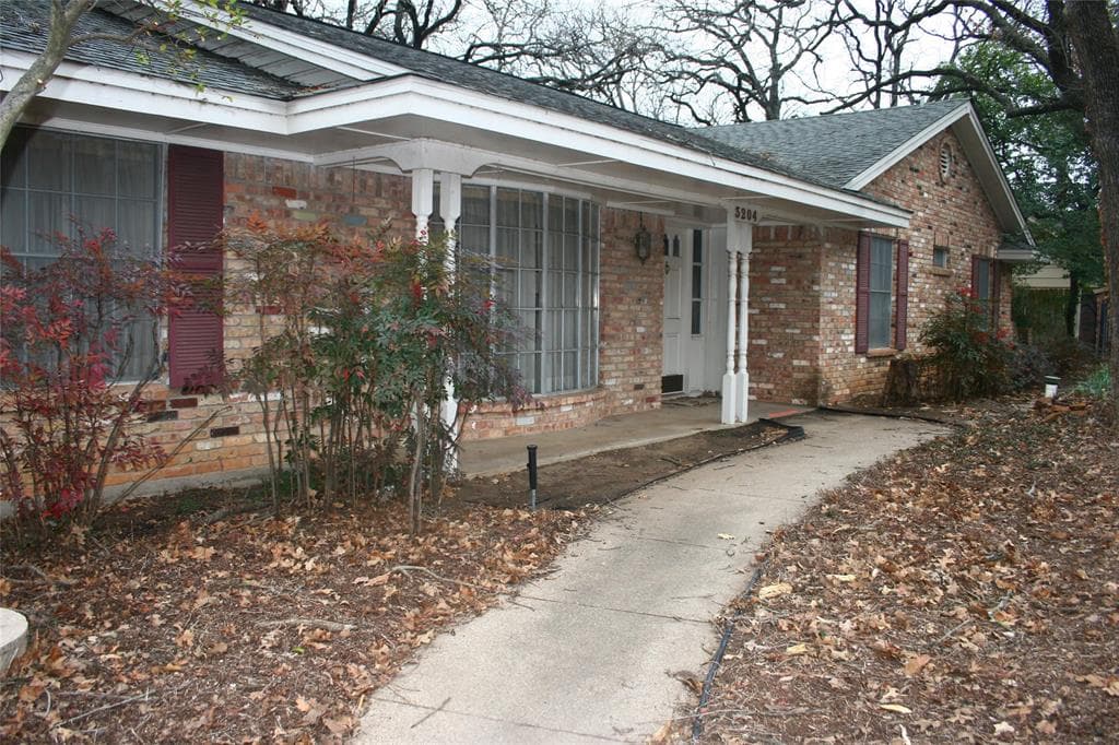 3204 Yellowstone Dr