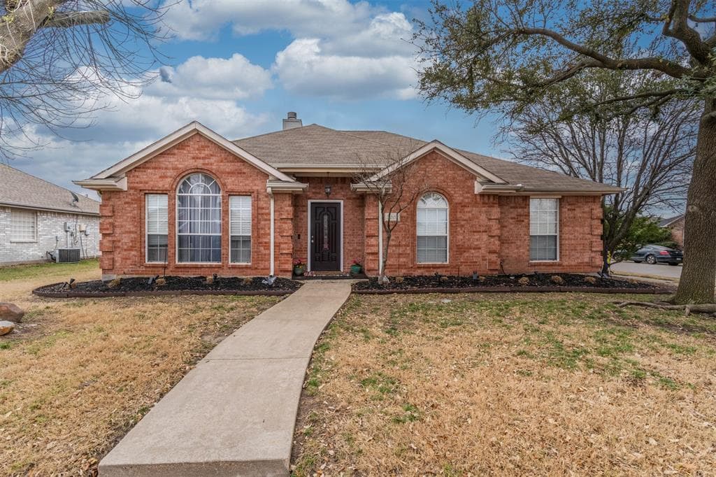 7202 Caruth Dr