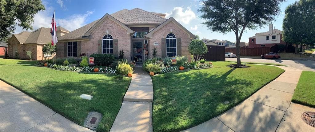 1652 Castle Rock Dr